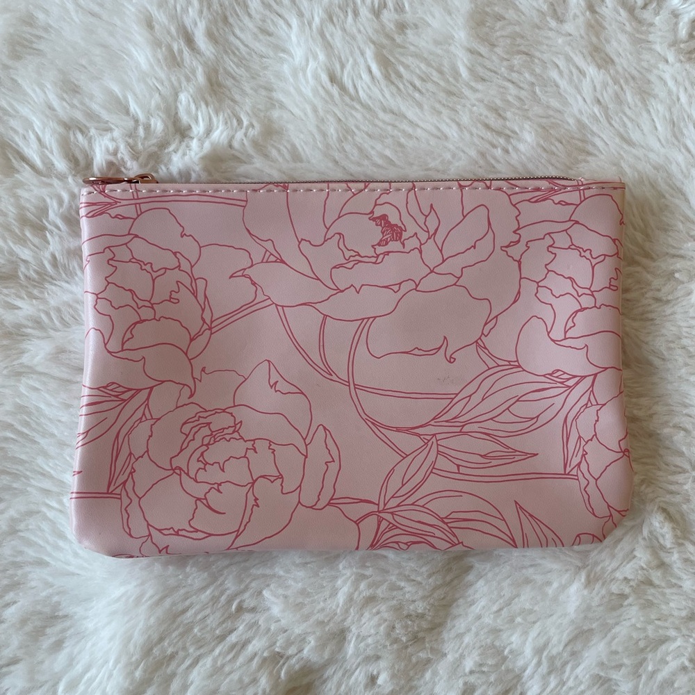 NWOT Ipsy Pink & Red Stencil Roses Makeup Bag